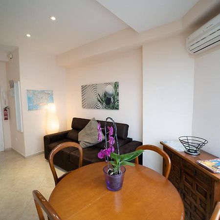 Larra Nervion Subway Tranvia Apartment Seville Ngoại thất bức ảnh