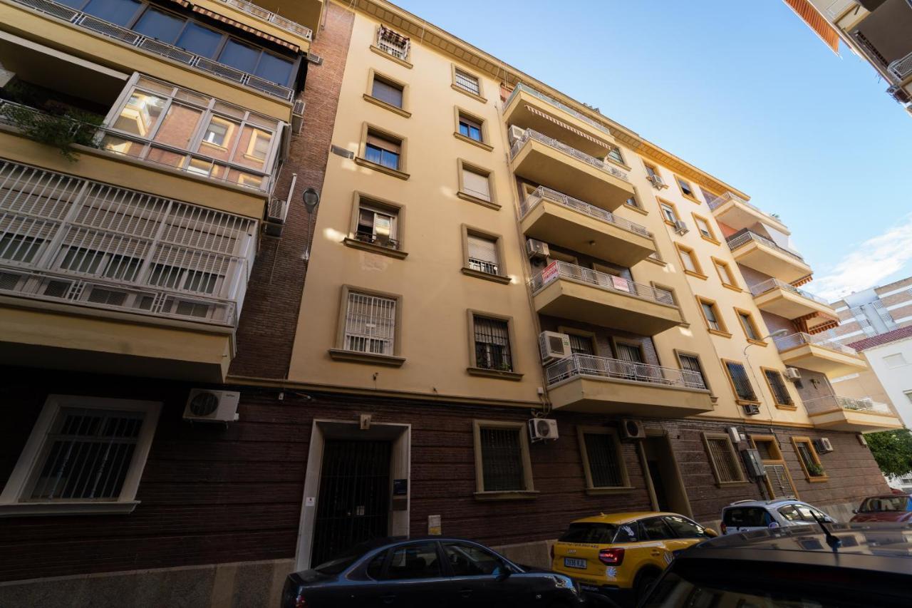 Larra Nervion Subway Tranvia Apartment Seville Ngoại thất bức ảnh