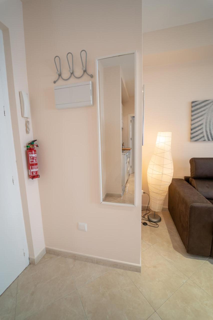 Larra Nervion Subway Tranvia Apartment Seville Ngoại thất bức ảnh