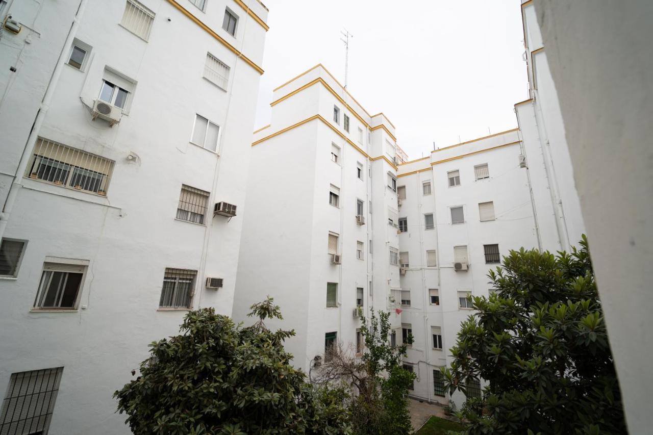 Larra Nervion Subway Tranvia Apartment Seville Ngoại thất bức ảnh